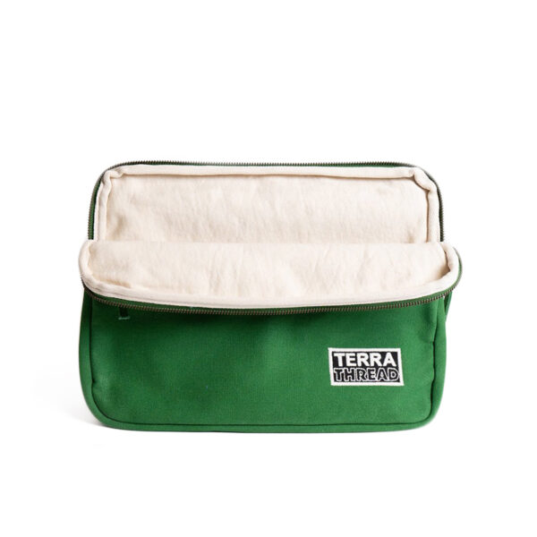 0956ba93 01 terra thread laptop sleeve 13 green 3